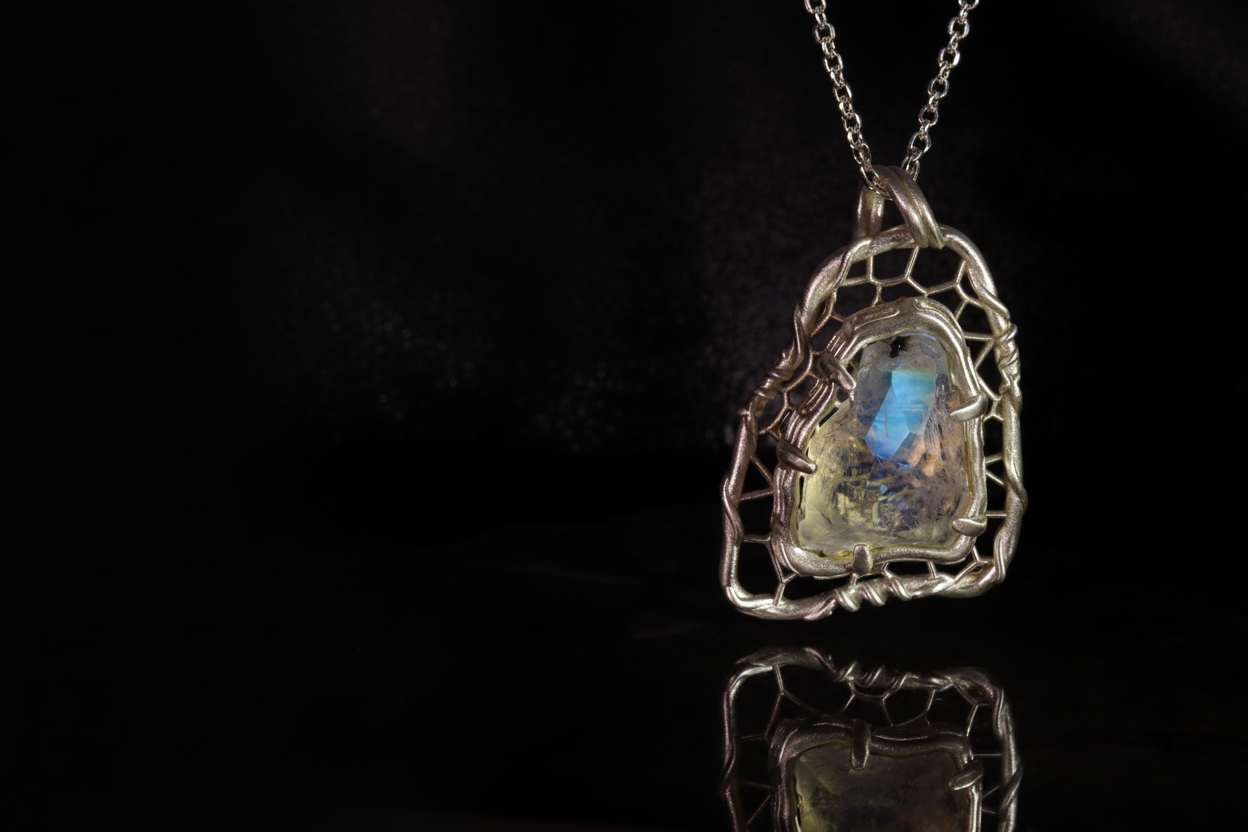 Moonstone Pendant 1010 Hero Banner